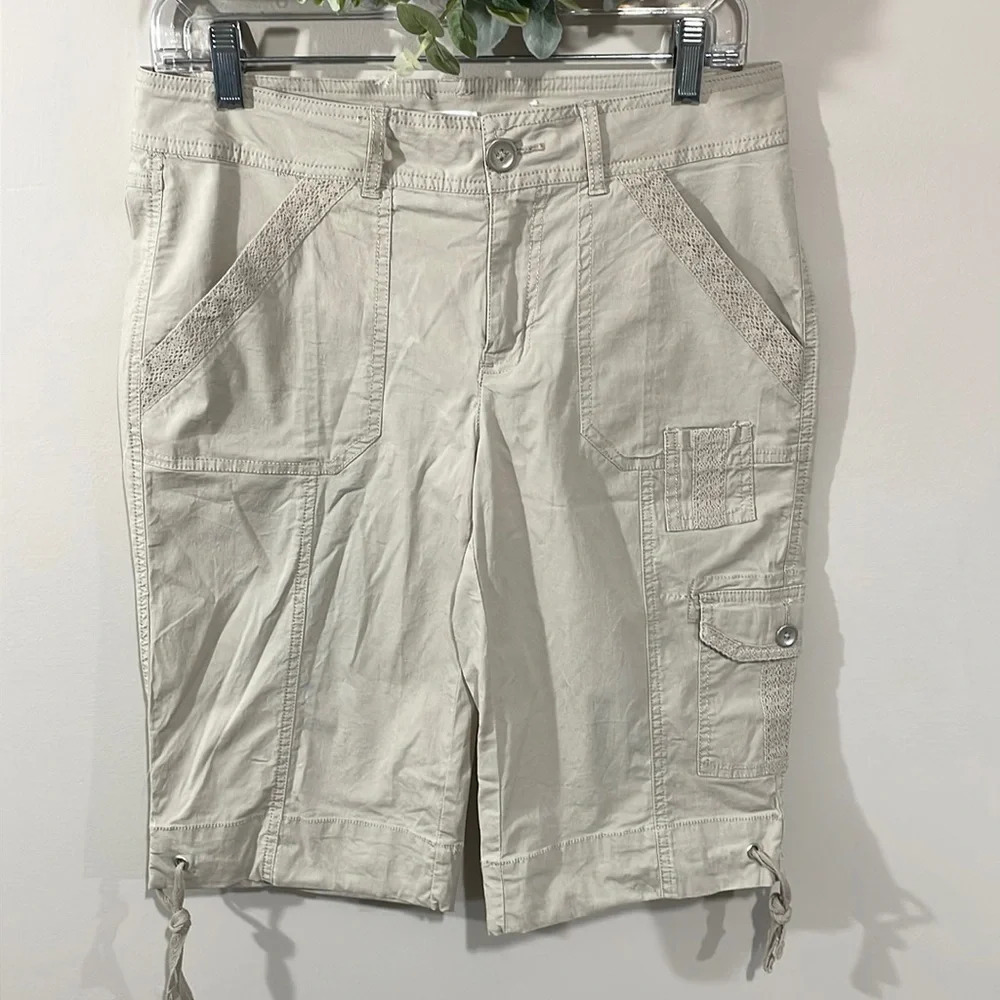 NWOT Westport Khaki Bermuda Shorts Embroidered Trim Detail 2